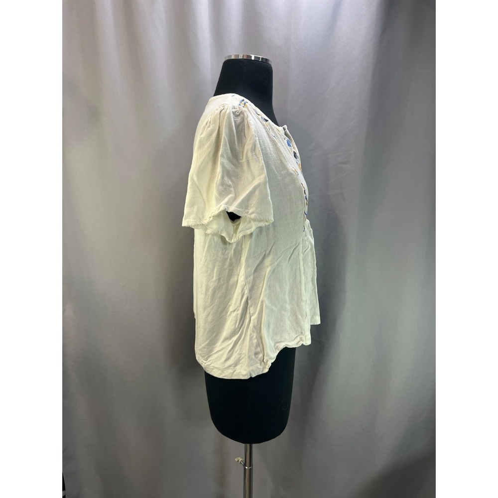 Skies Are Blue Blouse Top Womens M Off White Geometric Embroidered Split Neck